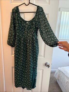 Hollister Forest Green Floral Long Sleeve Midi Dress